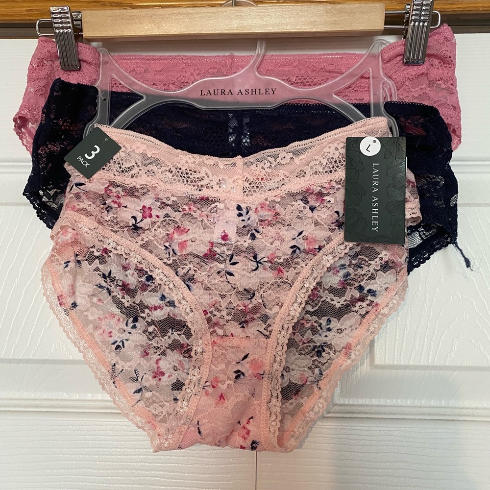 NWT Laura Ashley Panties Size Large